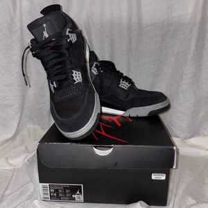 air jordan 4 retro SE in black/lt steel grey-white
men’s sz 10
DH7138-006, 2022